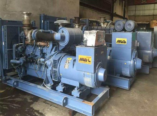 罗平发电机组带负载降电压是什么原因照成的？