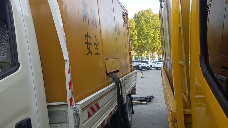 罗平如何判断柴油发电机组和UPS电源的切换时间是否符合要求？