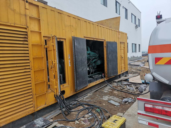 罗平如何判断调压板增益参数的设置是否合理？