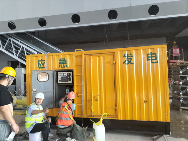 罗平怎样判断空气滤清器是否需要更换？