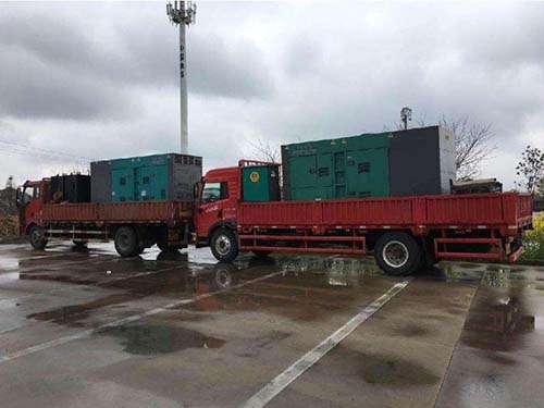 罗平涂抹密封胶后，需要等待多长时间才能安装水冷式机油散热器密封件？